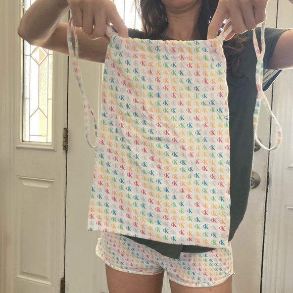 Calvin Klein lounge shorts w baggie. Size M - Picture 6 of 6